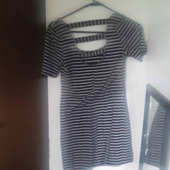 A dress - Picture 2 of 2